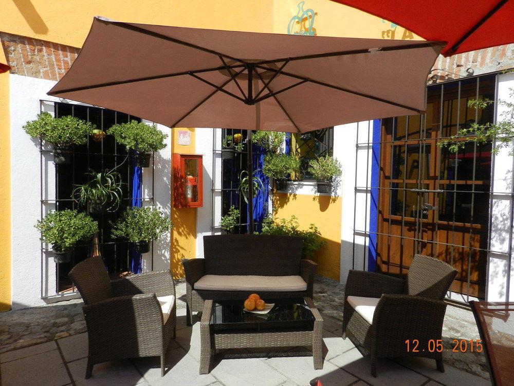 Collection O Al Otro Lado Del Rio, Puebla酒店 外观 照片 A patio in Mexico City